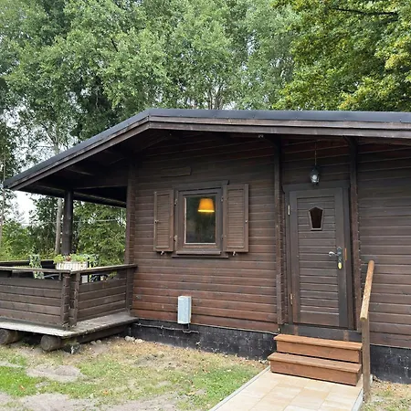 Mit Terrasse